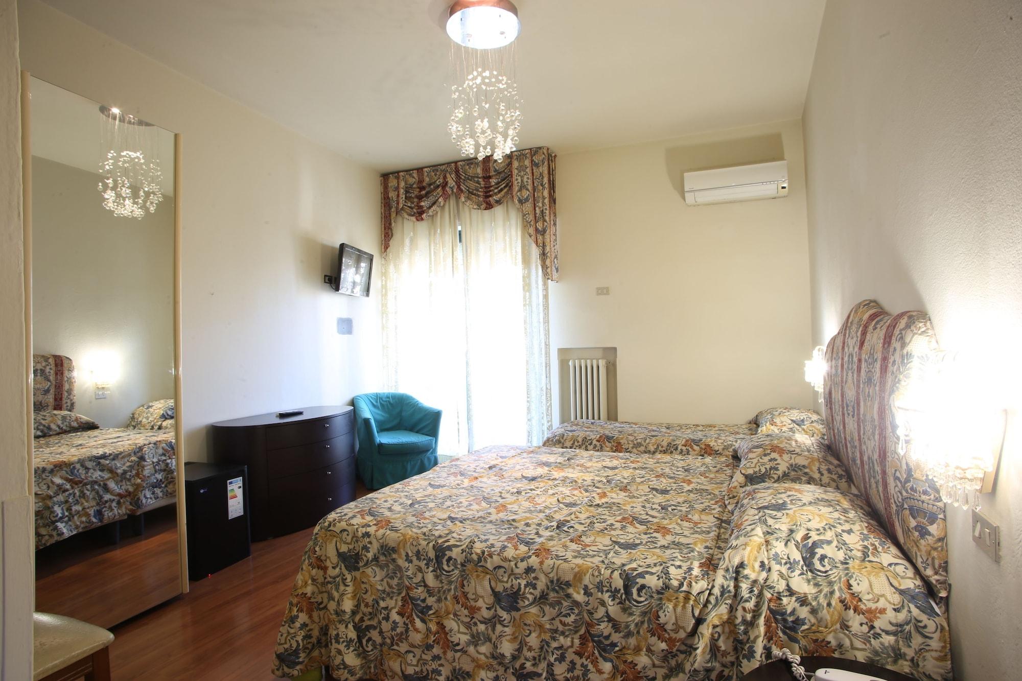 Hotel Nuovo Savi 몬테카티니테르메 외부 사진