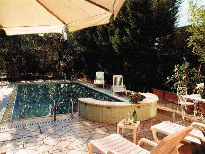 Hotel Nuovo Savi 몬테카티니테르메 외부 사진