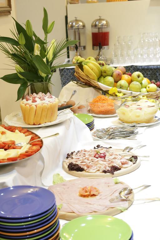 Hotel Nuovo Savi 몬테카티니테르메 외부 사진