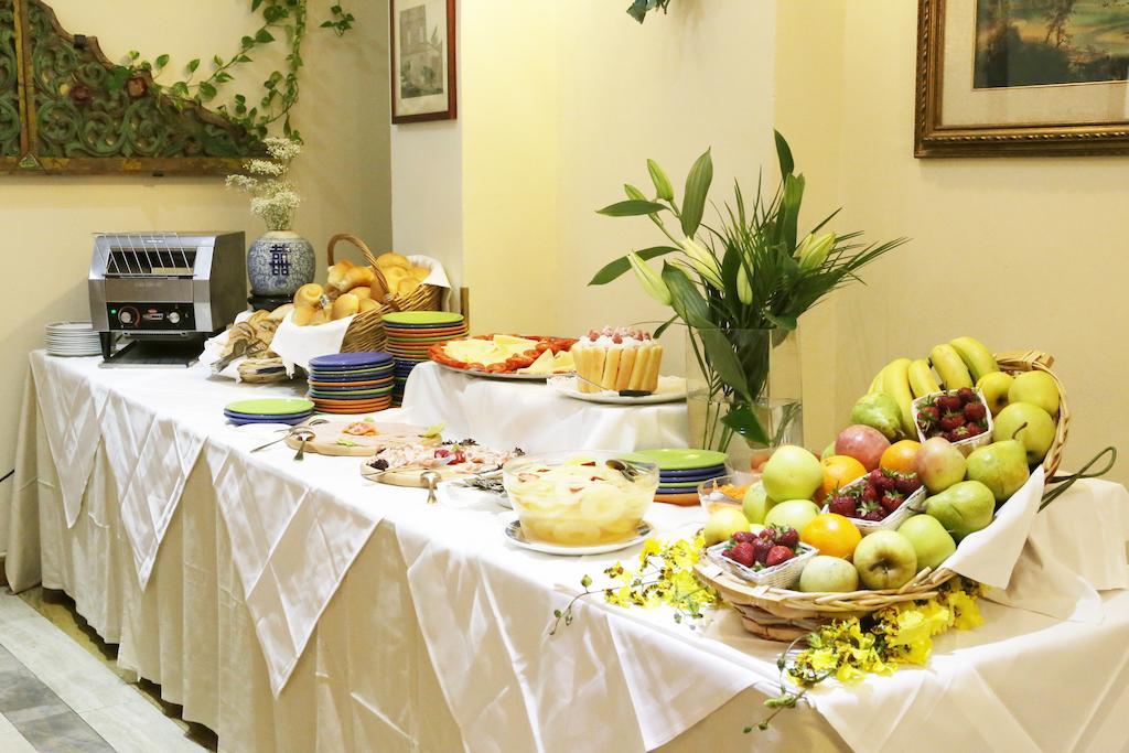 Hotel Nuovo Savi 몬테카티니테르메 외부 사진