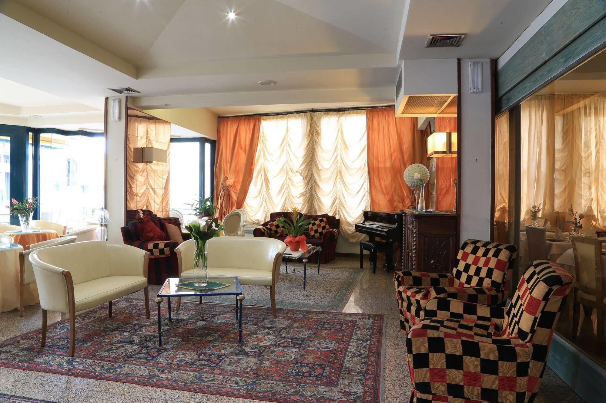 Hotel Nuovo Savi 몬테카티니테르메 외부 사진