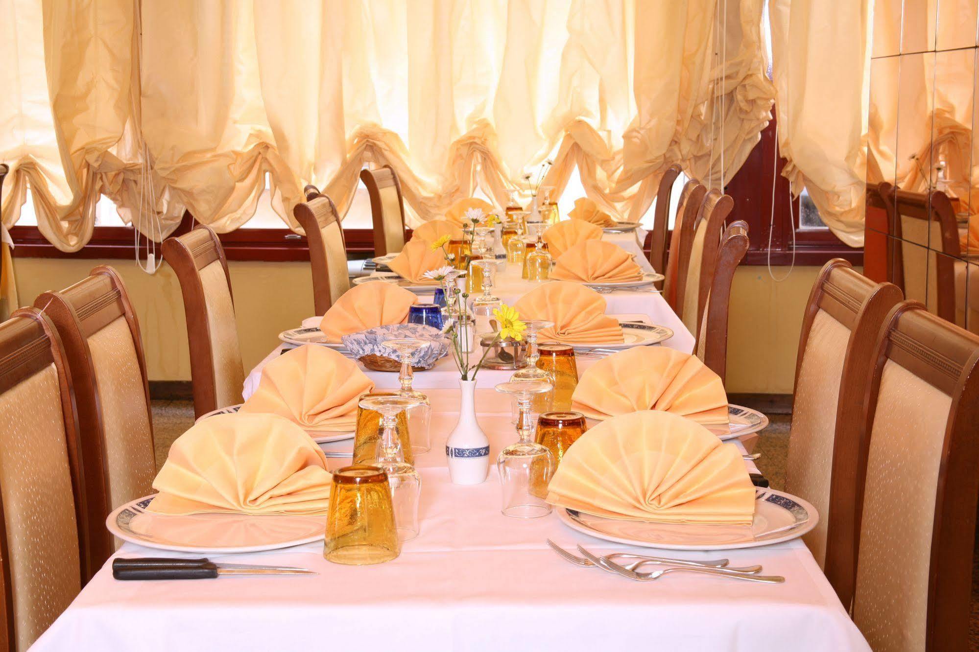 Hotel Nuovo Savi 몬테카티니테르메 외부 사진