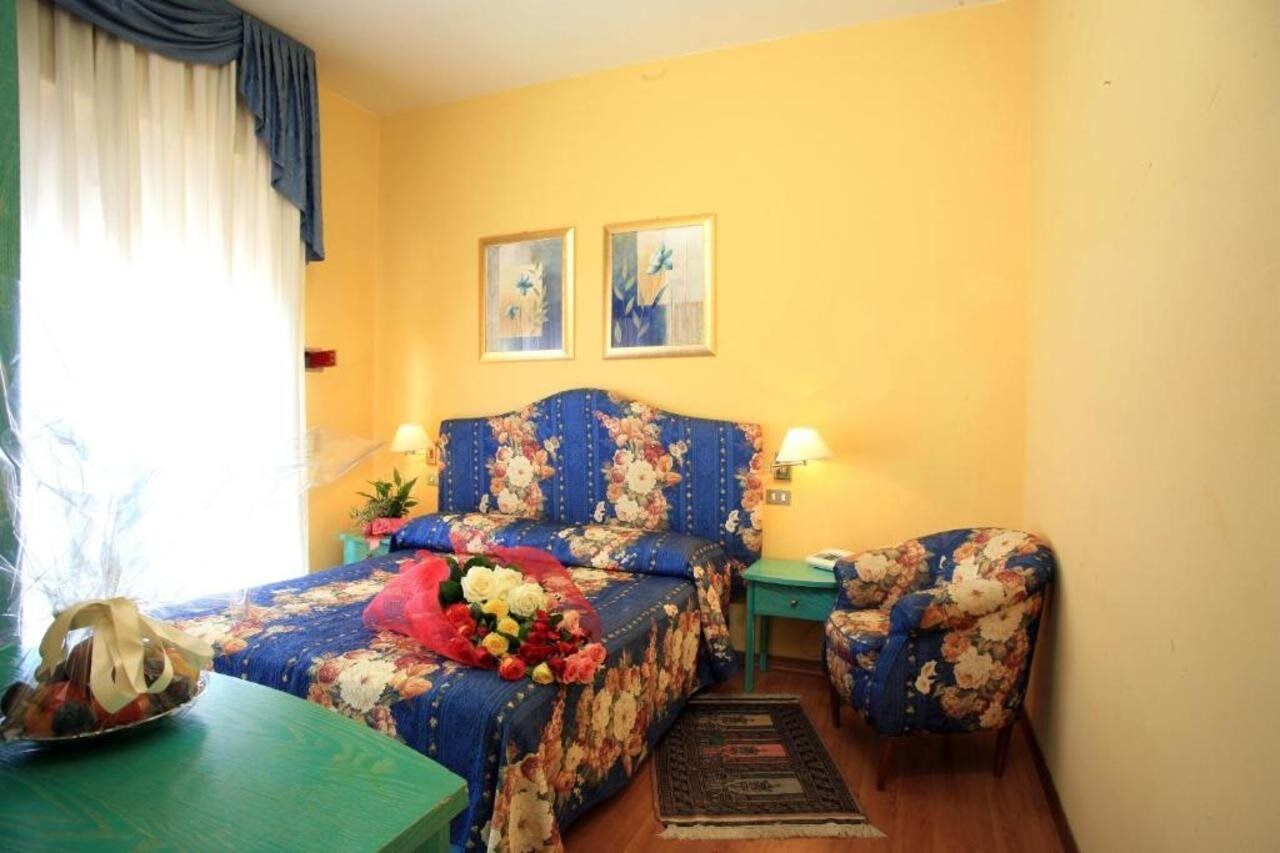 Hotel Nuovo Savi 몬테카티니테르메 외부 사진